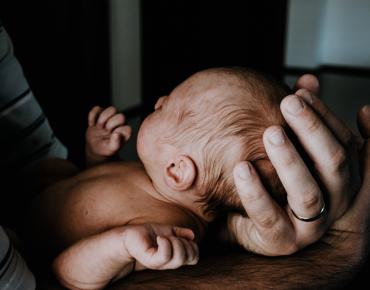 kelly-sikkema-V106bb1a9BY-unsplash.jpg Кровоизлияния