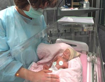 premature__baby__incubator.jpg фото